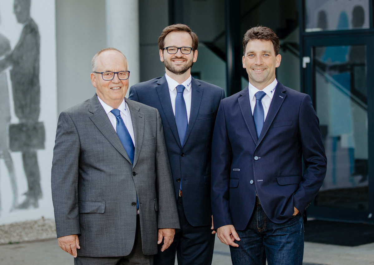 A Schnaithmann Maschinenbau GmbH új vezetősége: Karl Schnaithmann, Thomas Schill, Thilo Hottmann (balról jobbra)